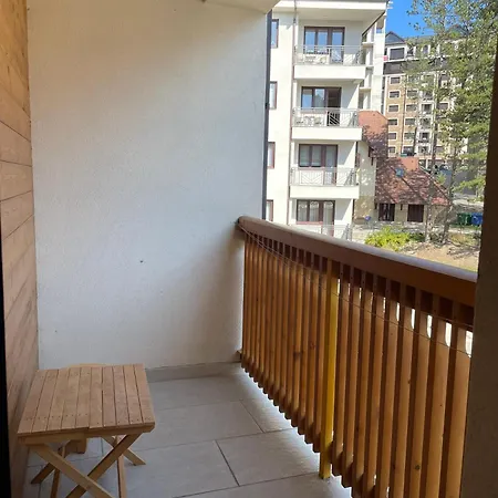25 Apartment